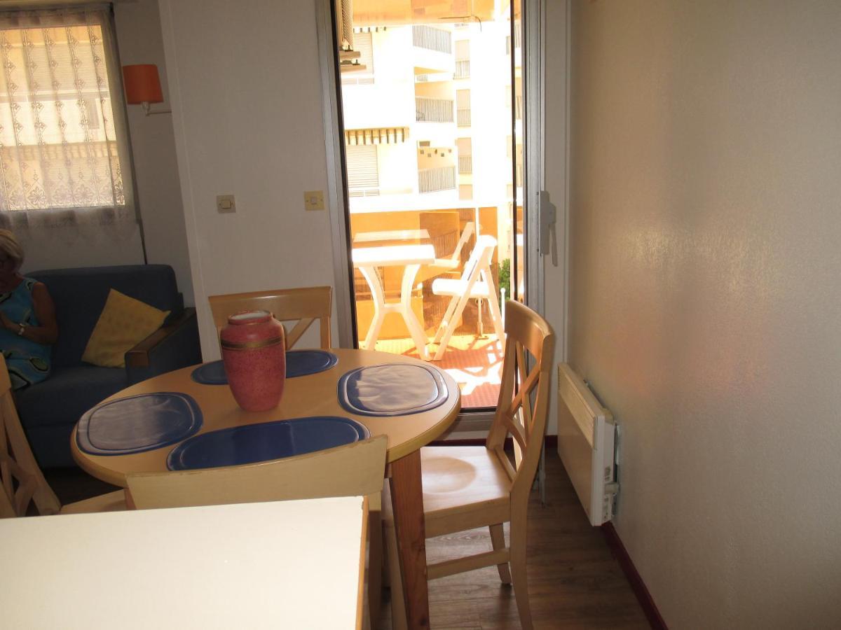 Promenade Des Bains Apartment Saint-Raphaël Екстериор снимка