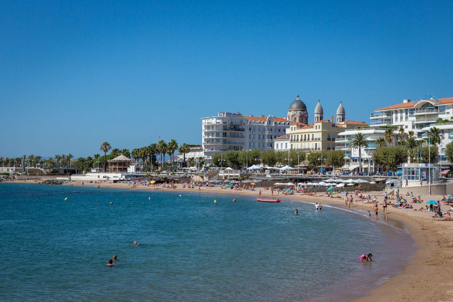 Promenade Des Bains Apartment Saint-Raphaël Екстериор снимка